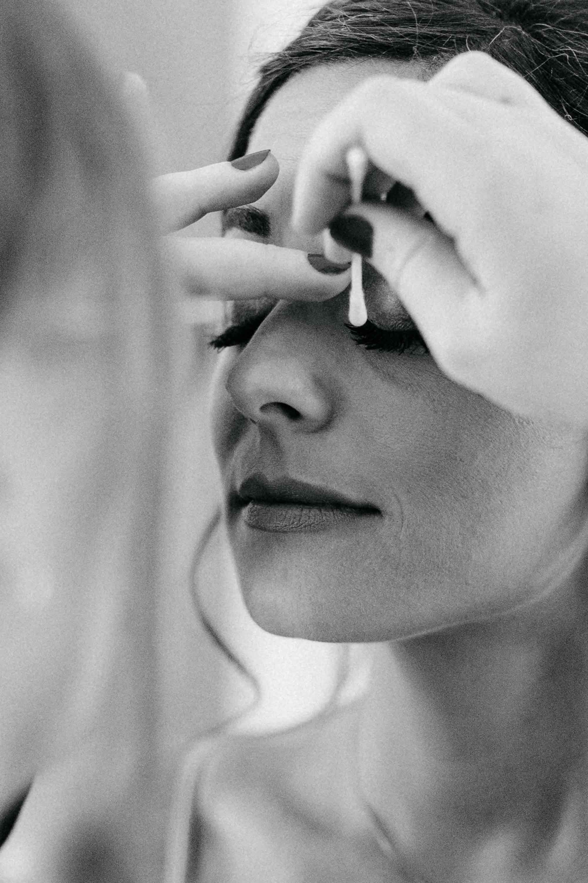 Braut wird geschminkt